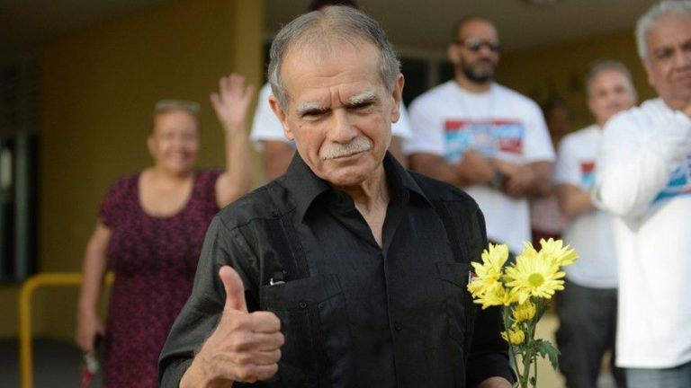 Puerto Rico militant Oscar Lopez Rivera freed from custody after 36 years