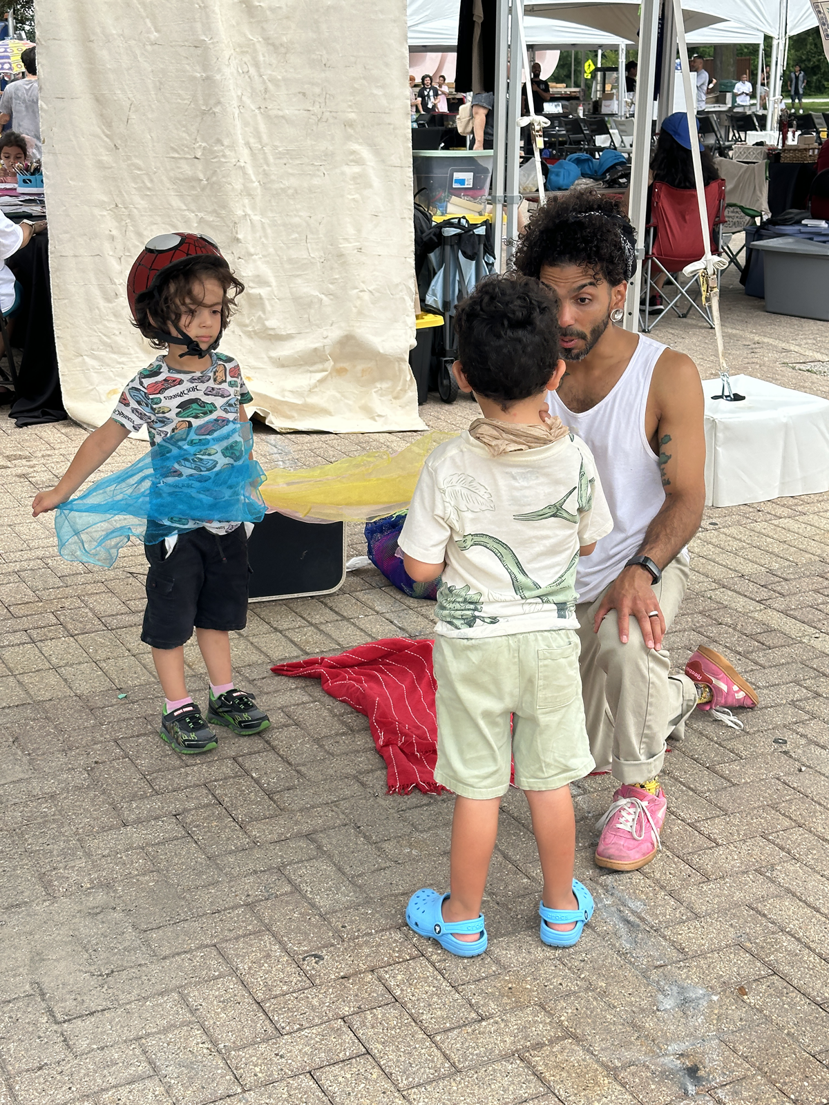 performer juggler and kids